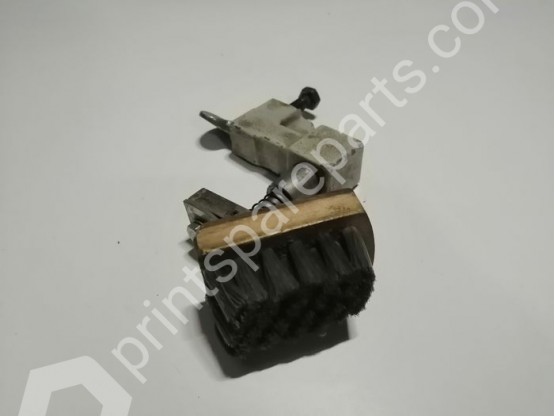Pressure device with brush, used