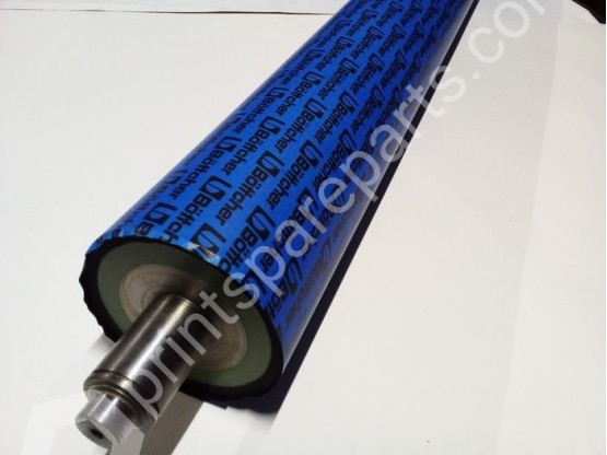 Moisturing feed roller