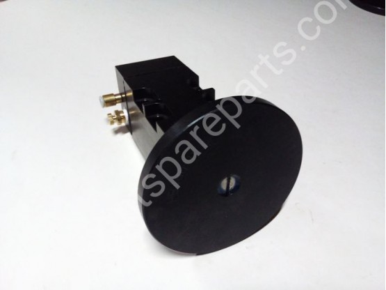 Right hydraulic cylinder assembly