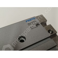 Pneumatic cylinder