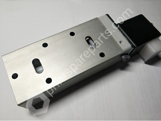 Right solenoid valve 